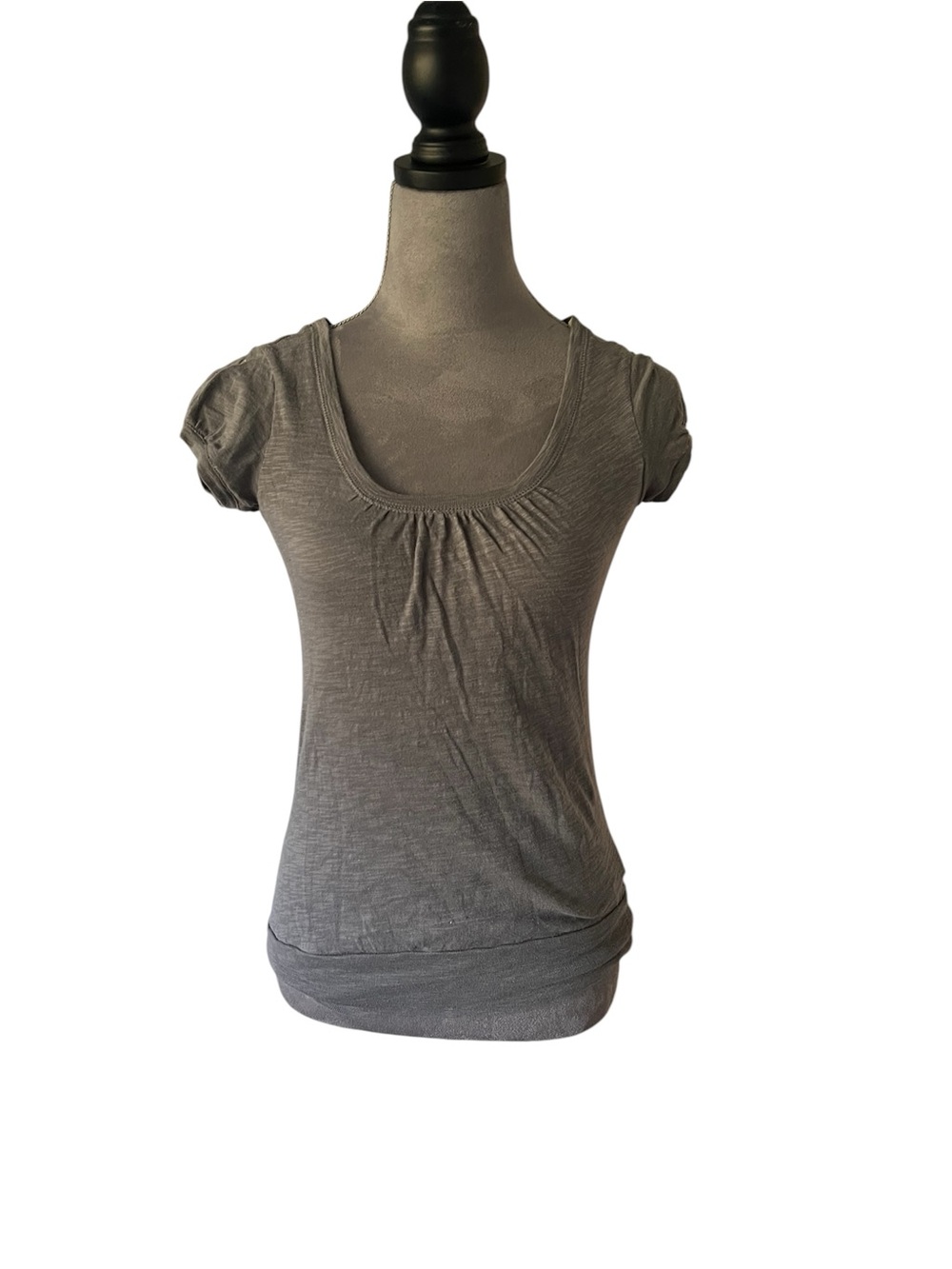 Forever 21 Scoop Neck Short Sleeve Top in Gray